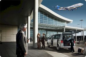 airport-shuttle-car
